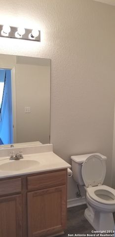 806 Thomas Ridge, San Antonio, TX 78251