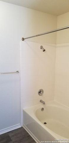 806 Thomas Ridge, San Antonio, TX 78251