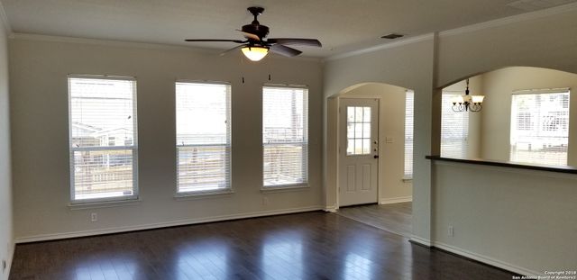 806 Thomas Ridge, San Antonio, TX 78251