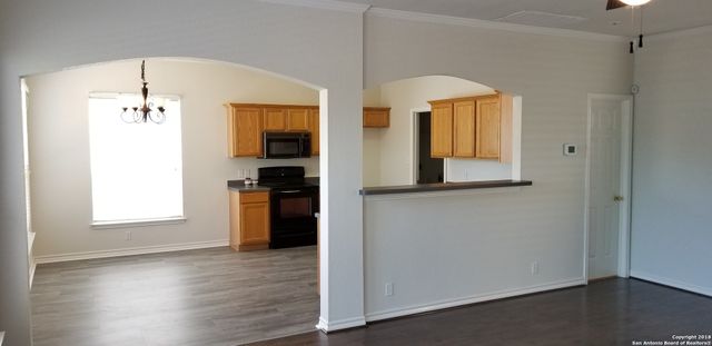806 Thomas Ridge, San Antonio, TX 78251