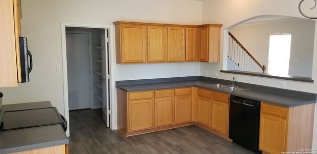 806 Thomas Ridge, San Antonio, TX 78251