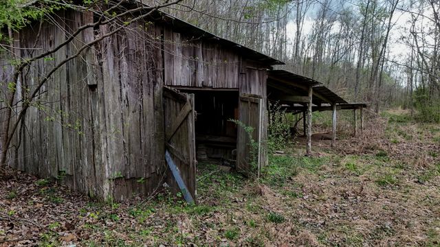 1755 Williams Rd, Centerville, TN 37033