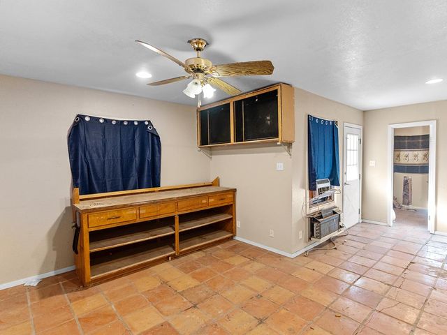 904 NW 6th St, Andrews, TX 79714