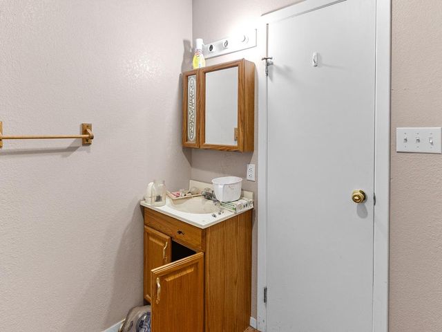 904 NW 6th St, Andrews, TX 79714