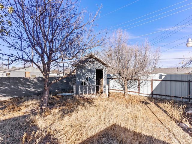 904 NW 6th St, Andrews, TX 79714