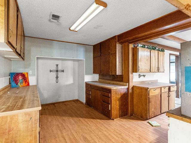 904 NW 6th St, Andrews, TX 79714