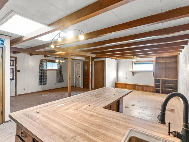 904 NW 6th St, Andrews, TX 79714