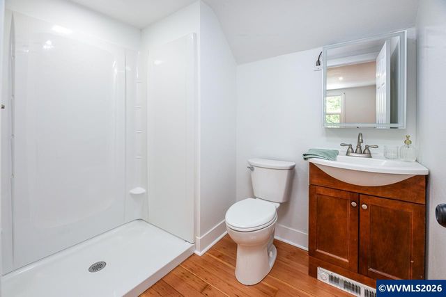 399 24th St NE, Salem, OR 97301
