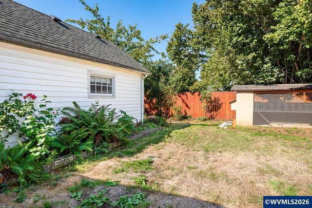 399 24th St NE, Salem, OR 97301
