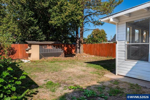 399 24th St NE, Salem, OR 97301