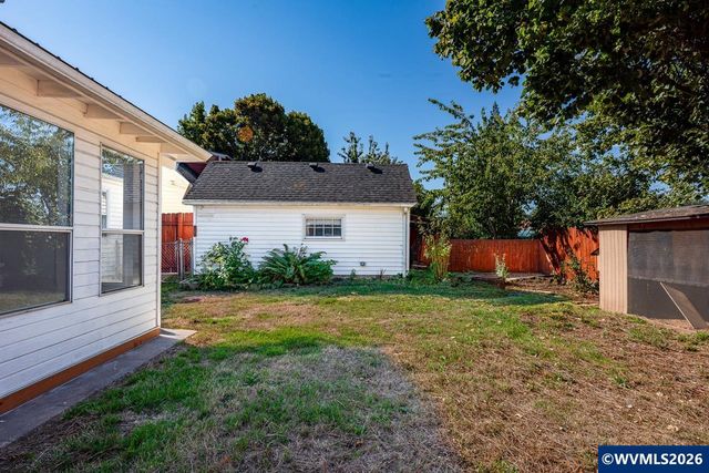 399 24th St NE, Salem, OR 97301