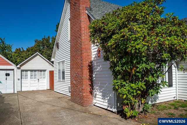 399 24th St NE, Salem, OR 97301