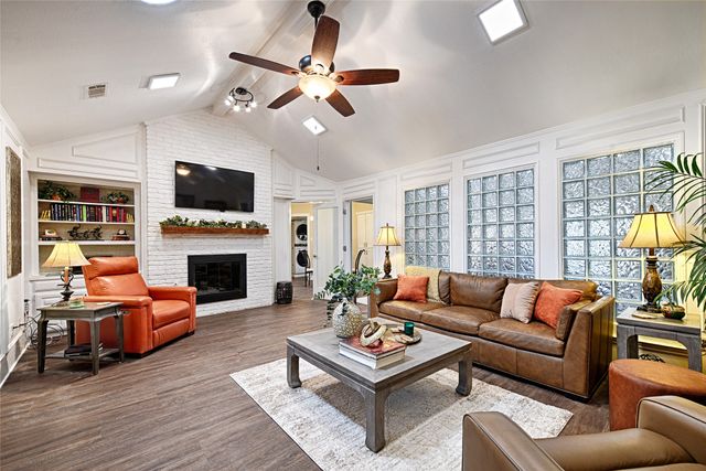 4017 Bobbin Lane, Addison, TX 75001