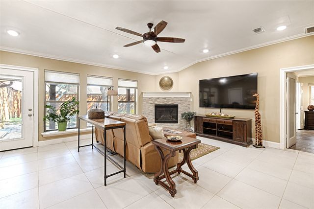 4017 Bobbin Lane, Addison, TX 75001