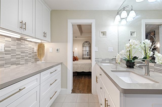 4017 Bobbin Lane, Addison, TX 75001