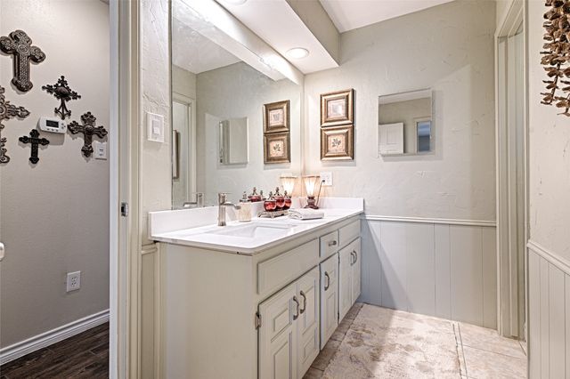 4017 Bobbin Lane, Addison, TX 75001