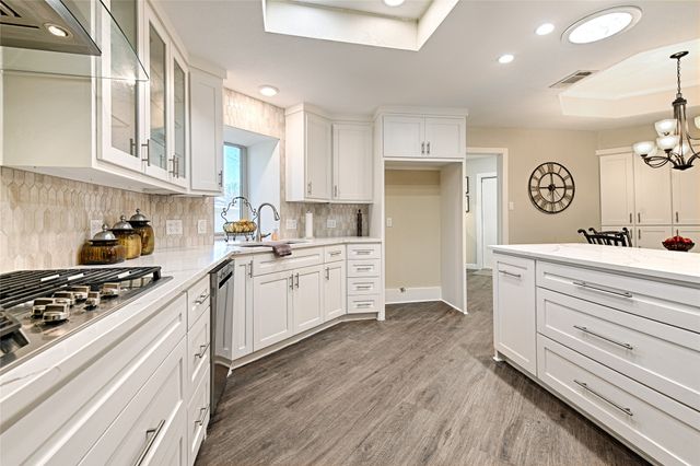 4017 Bobbin Lane, Addison, TX 75001