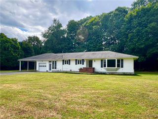 21 Brookside Avenue, Minetto, NY 13115