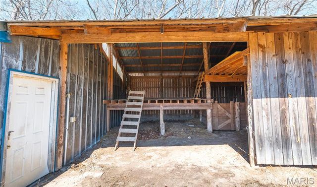 30 Highway E, Steelville, MO 65565