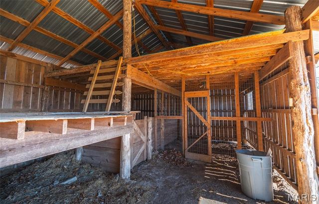 30 Highway E, Steelville, MO 65565