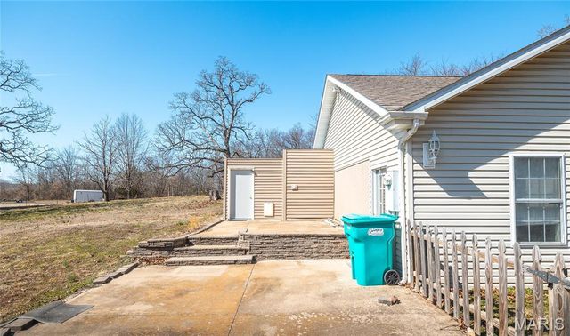 30 Highway E, Steelville, MO 65565