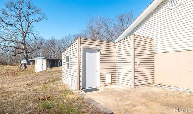 30 Highway E, Steelville, MO 65565