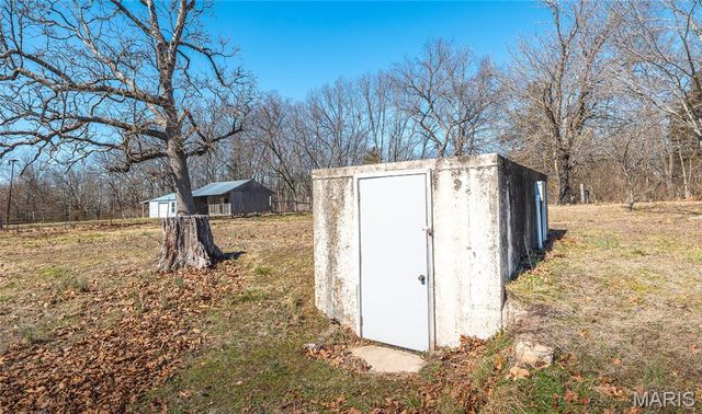 30 Highway E, Steelville, MO 65565