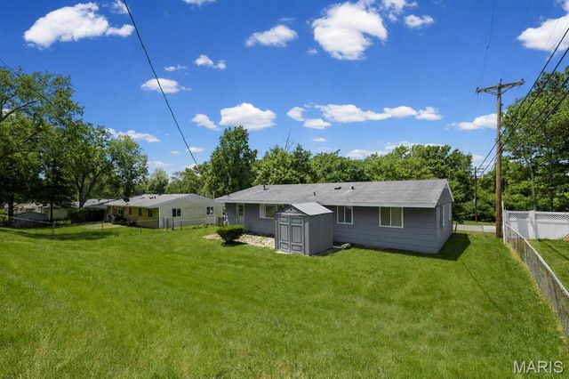 404 Spring Meadows Drive, Manchester, MO 63011