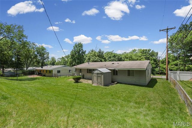 404 Spring Meadows Drive, Manchester, MO 63011