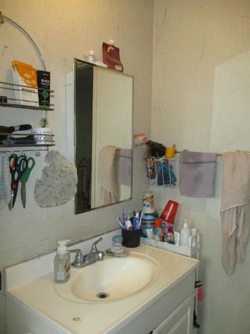 1237 E Hazelton, Stockton, CA 95205