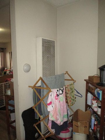 1237 E Hazelton, Stockton, CA 95205