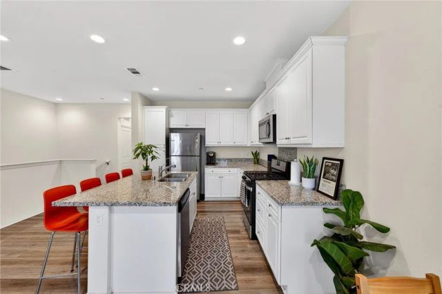 2845 E Berry Loop 33, Ontario, CA 91761