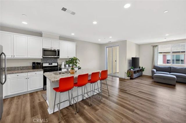 2845 E Berry Loop 33, Ontario, CA 91761