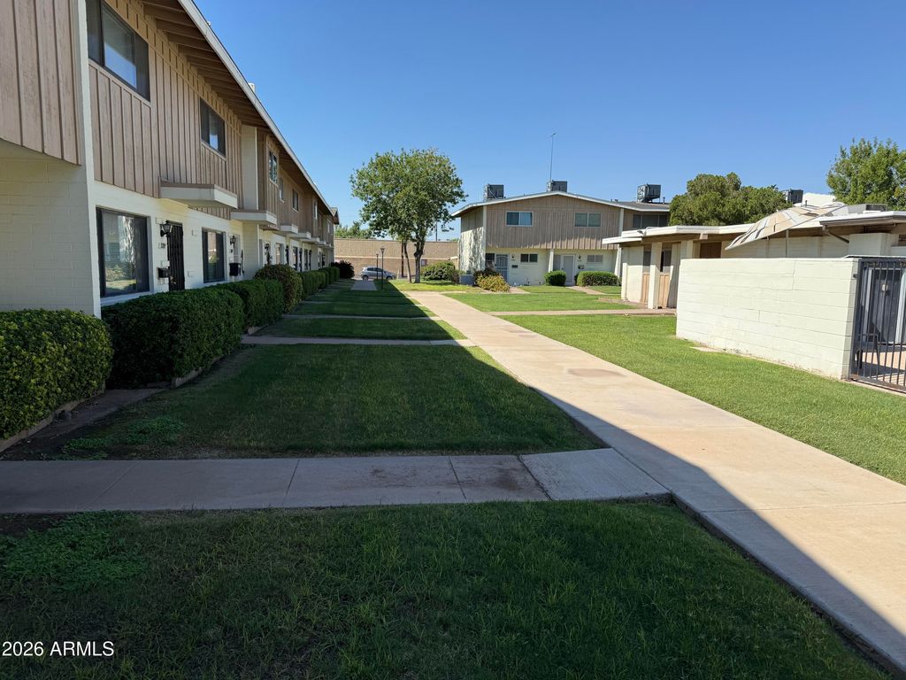 5413 N BLACK CANYON Highway, Phoenix, AZ 85015 — photo 2