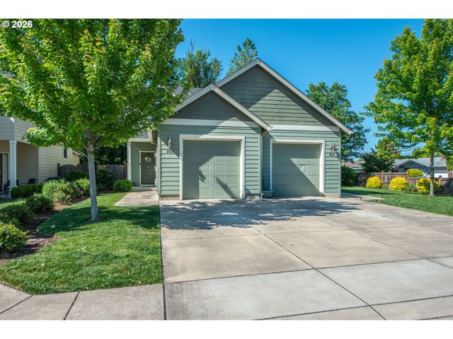 903 HOWARD Ave, Eugene, OR 97404