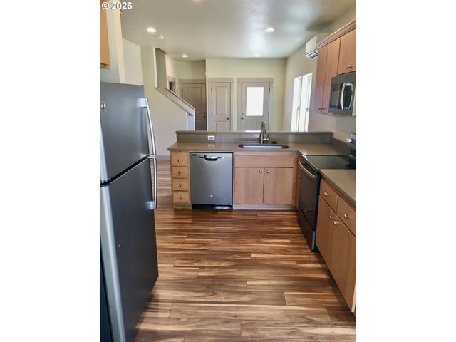 903 HOWARD Ave, Eugene, OR 97404