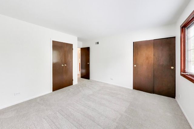 1626 E Barberry Lane, Mount Prospect, IL 60056