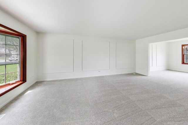 1626 E Barberry Lane, Mount Prospect, IL 60056