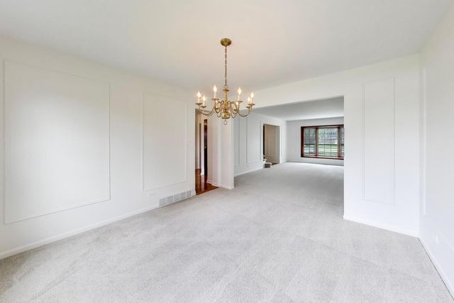 1626 E Barberry Lane, Mount Prospect, IL 60056