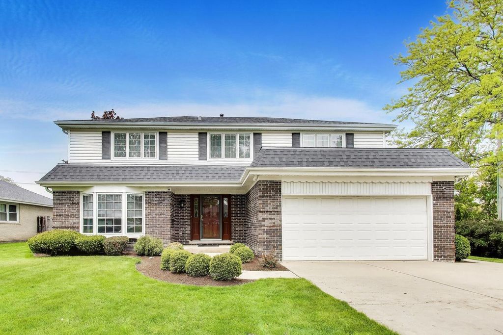 1626 E Barberry Lane, Mount Prospect, IL 60056