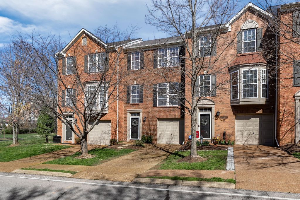 722 Huffine Manor Cir, Franklin, TN 37067