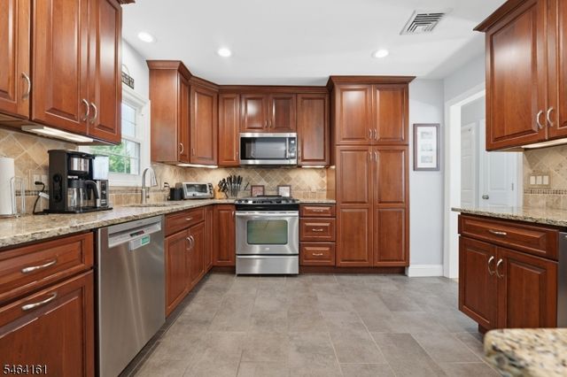 1 Arlington Dr, Denville Twp., NJ 07834