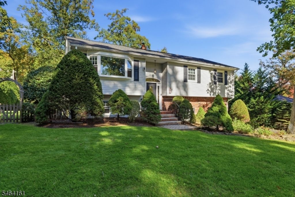 1 Arlington Dr, Denville Twp., NJ 07834
