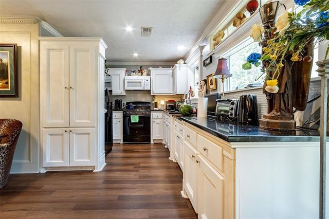 931 Trails End Drive, Cleveland, TX 77328
