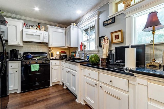 931 Trails End Drive, Cleveland, TX 77328
