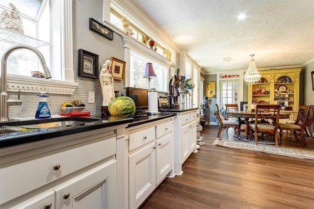 931 Trails End Drive, Cleveland, TX 77328
