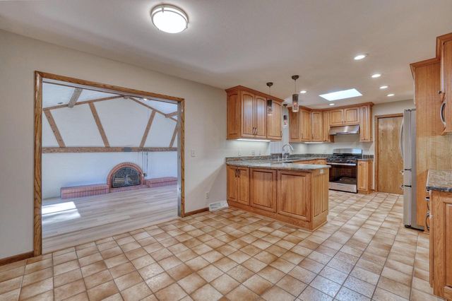 W167 Cottage AVENUE, Oconomowoc, WI 53066