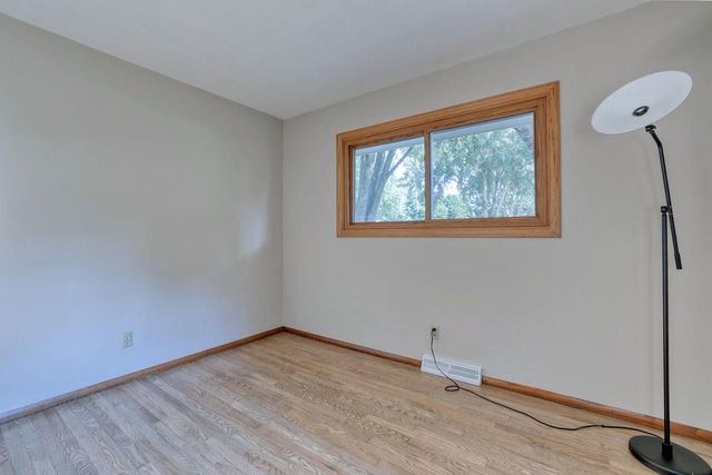 W167 Cottage AVENUE, Oconomowoc, WI 53066