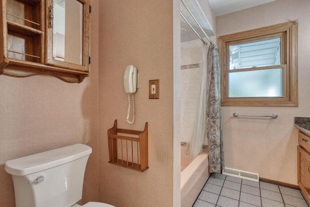 W167 Cottage AVENUE, Oconomowoc, WI 53066