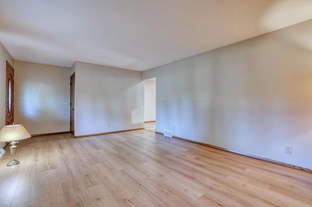 W167 Cottage AVENUE, Oconomowoc, WI 53066
